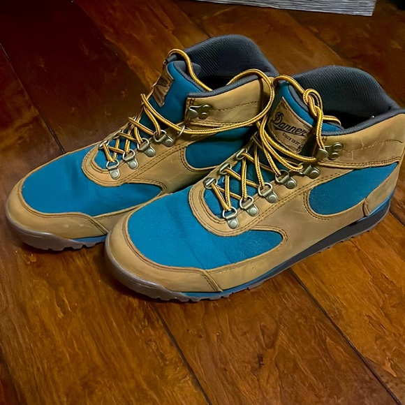 Brand new Danner Jag hiking boot - Picture 4 of 5